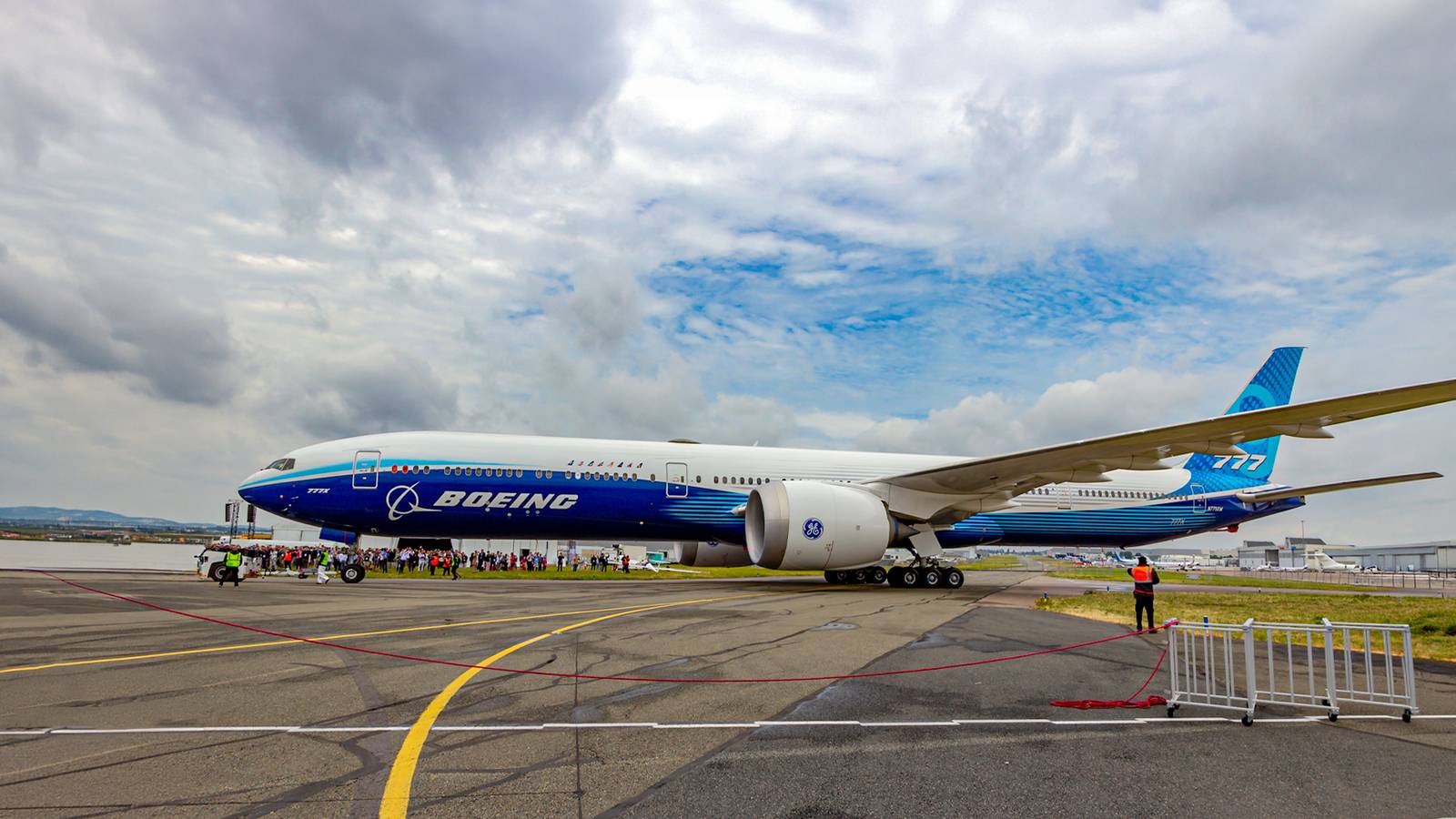 Is It True That The Boeing 777X’s Windows Are Larger Than The 787 Dreamliner’s?
