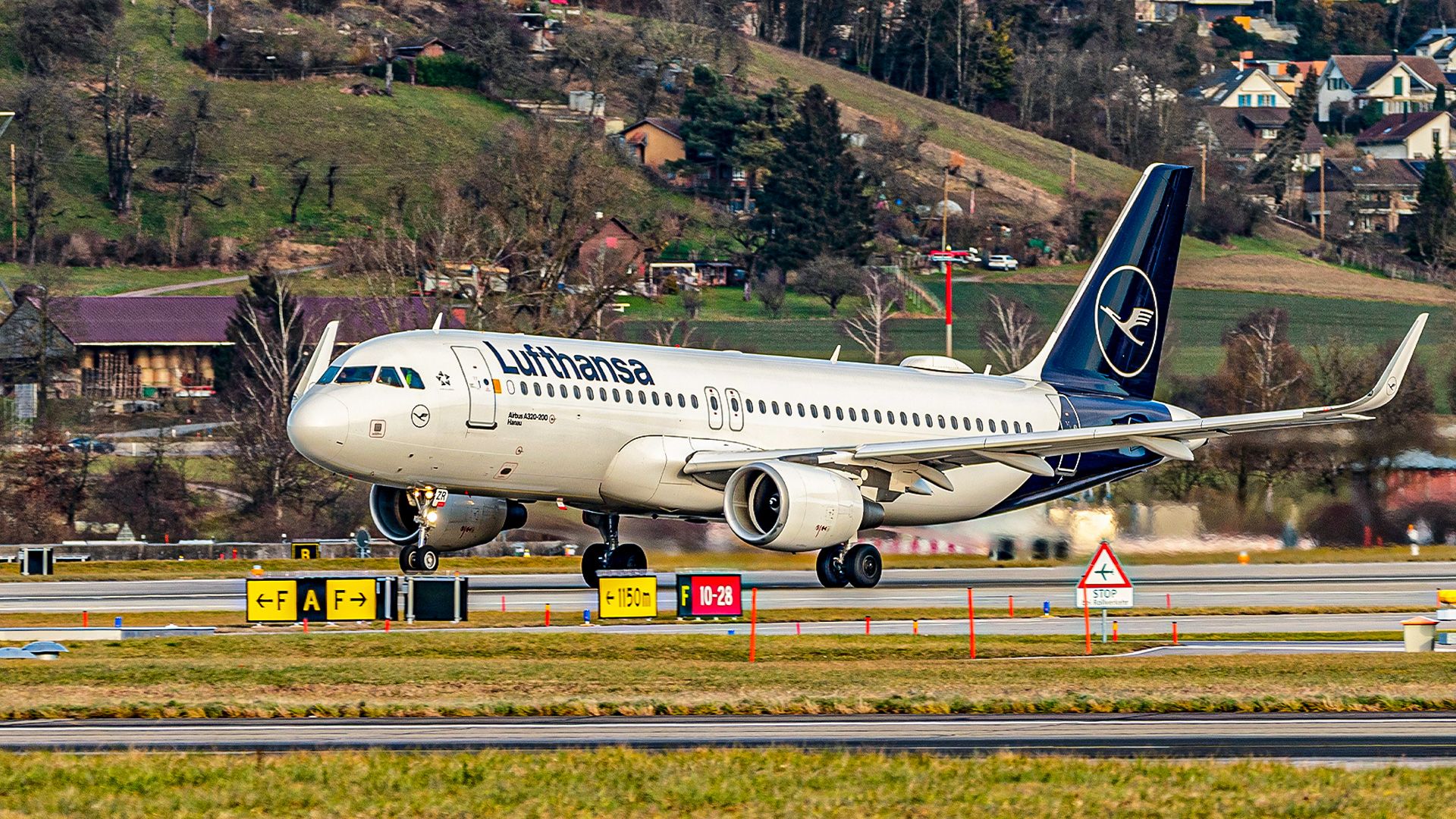 The Real Reason Why Pilots Rev Up Engines Right Before Takeoff