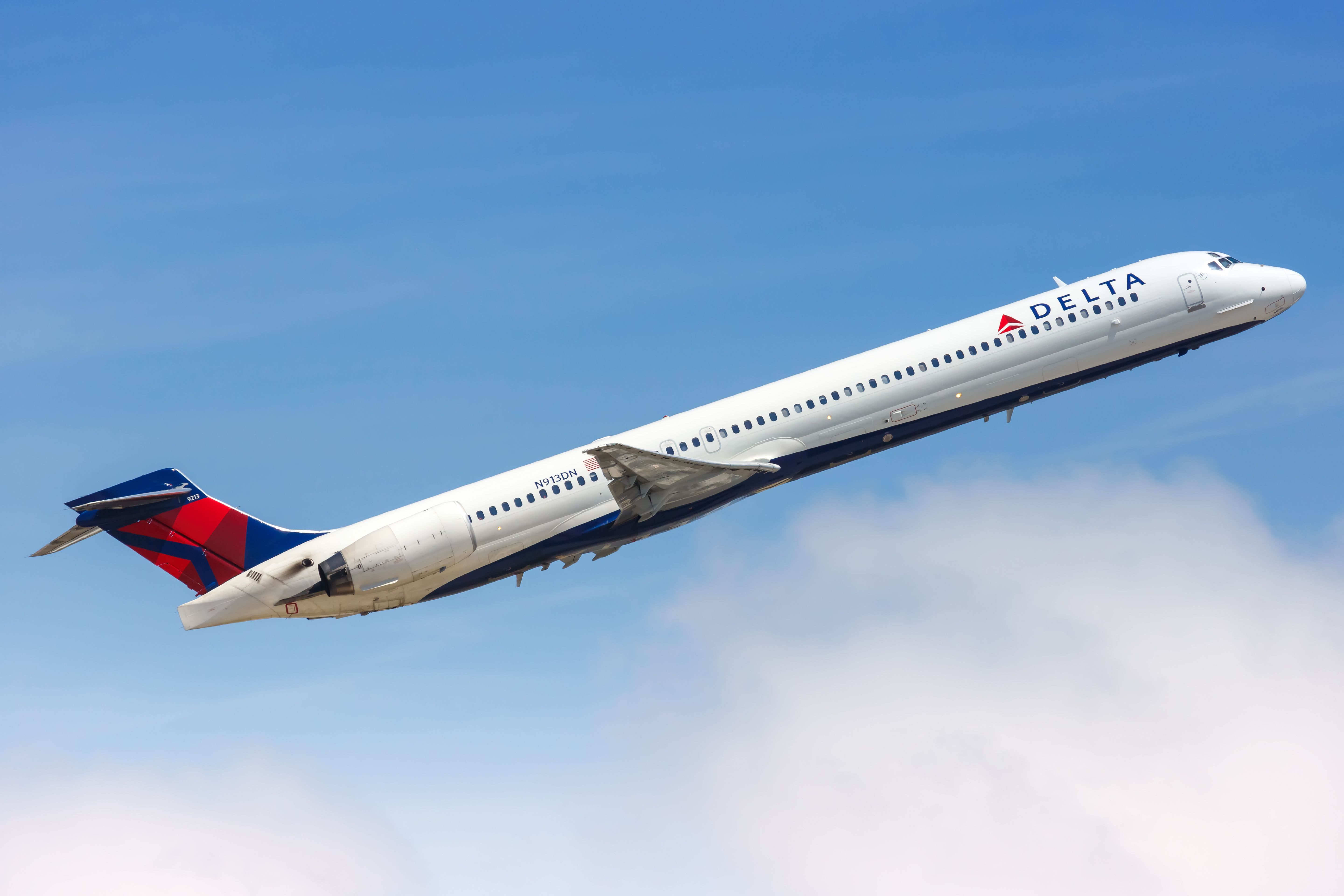 Why The McDonnell Douglas MD-90 Was Such A Rare Aircraft