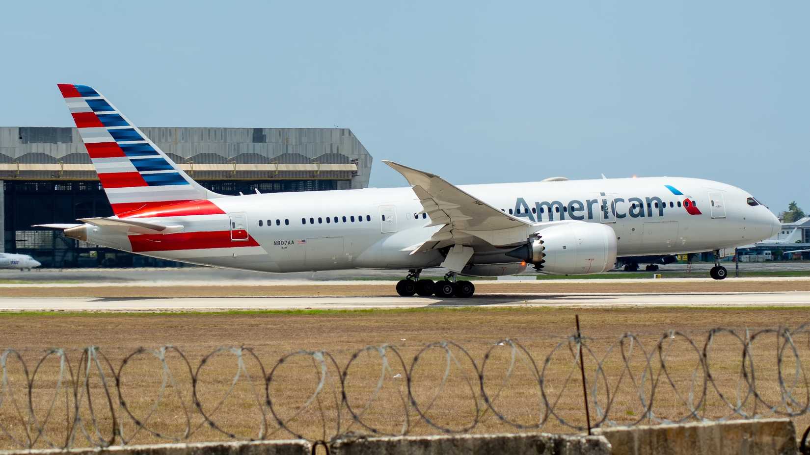 American 787 In Havana