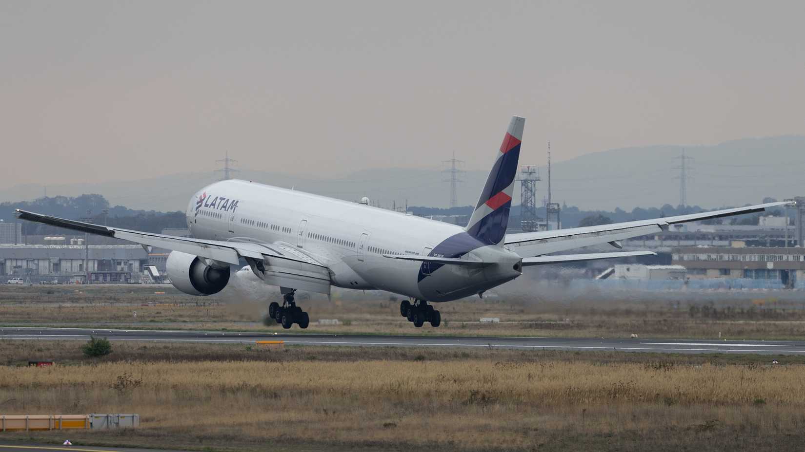 latam boeing 777-300er