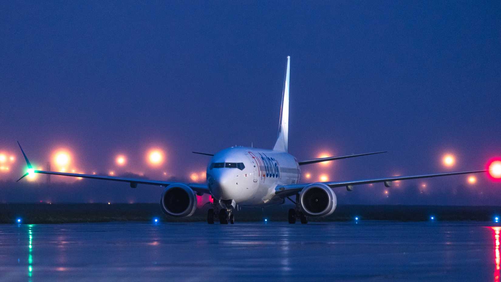 flydubai 737 Taxiing At Night