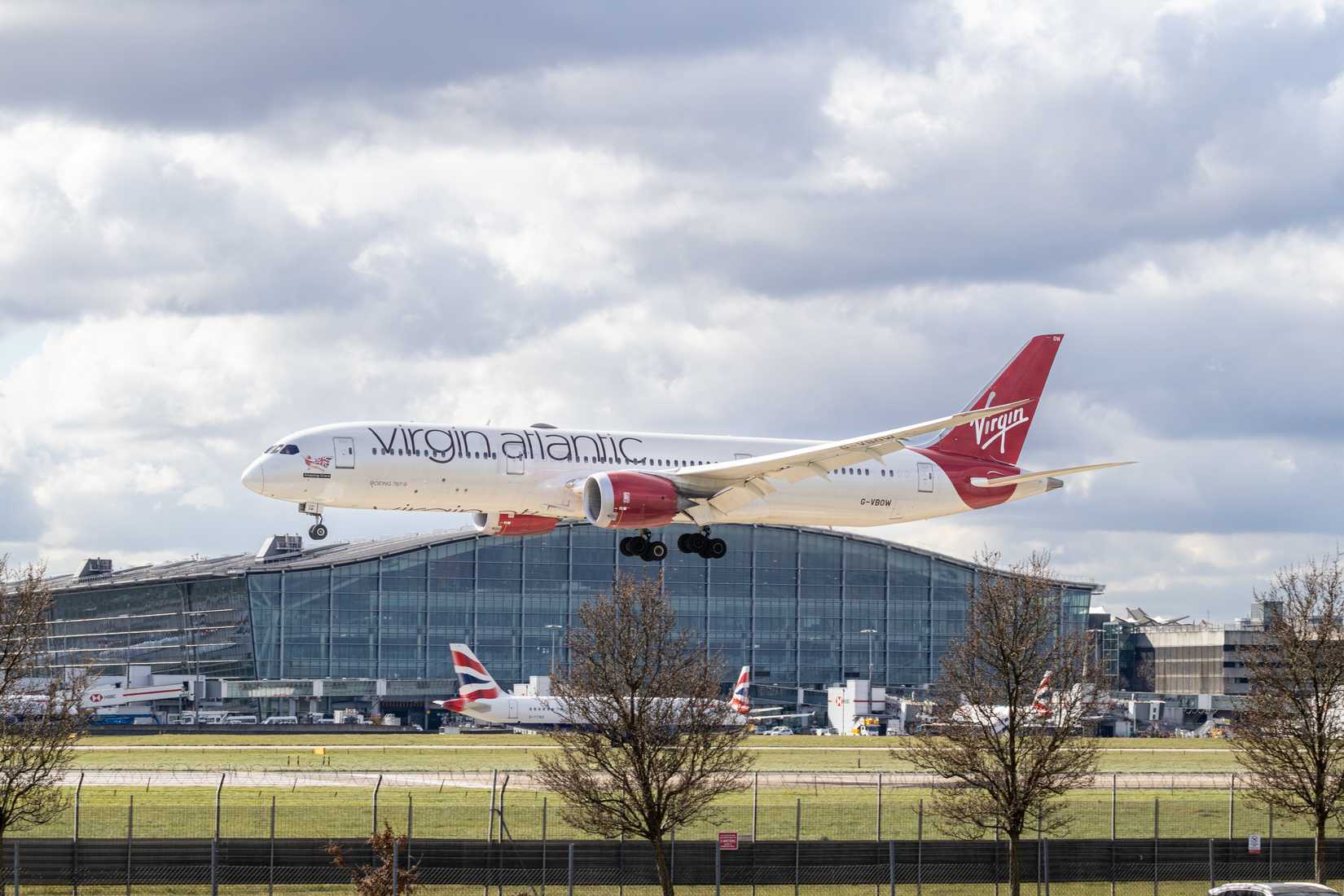 Virgin 787 Landing In London