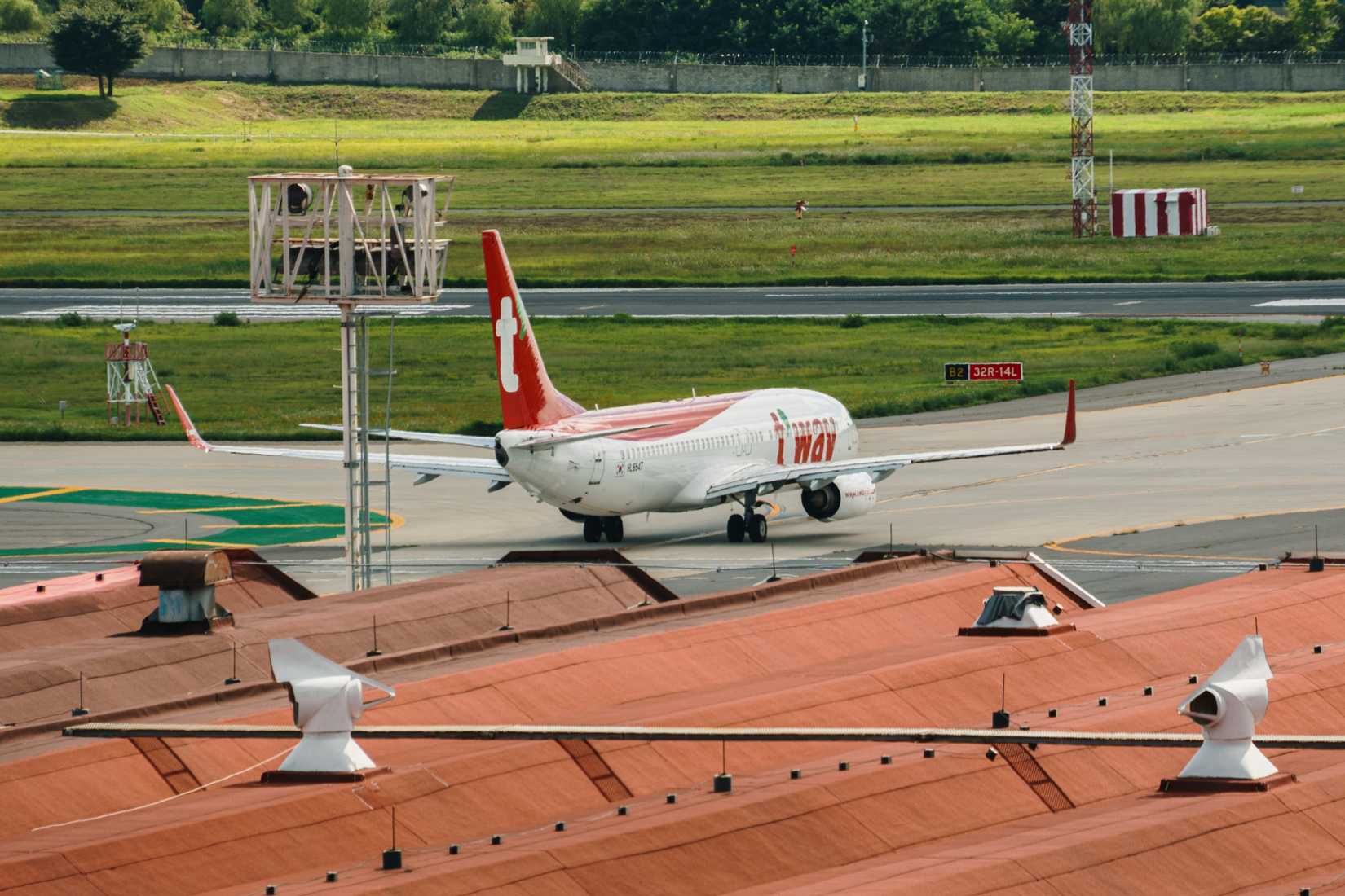 A T'Way Air Boeing 737