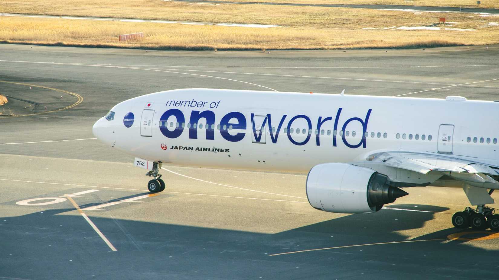 Japan Airlines Boeing 767 in oneworld livery