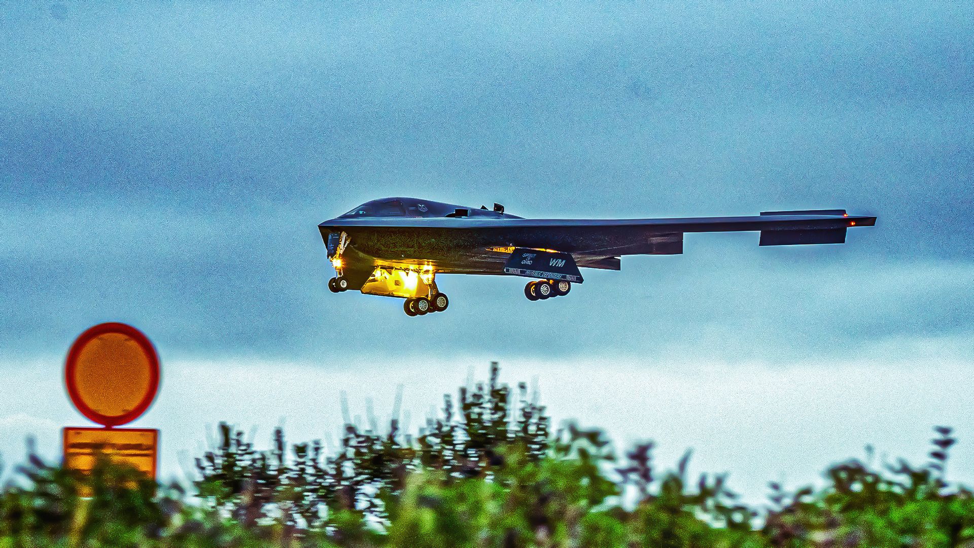 How Much Do B‑2 Spirit Bomber Missions Cost Per Hour?