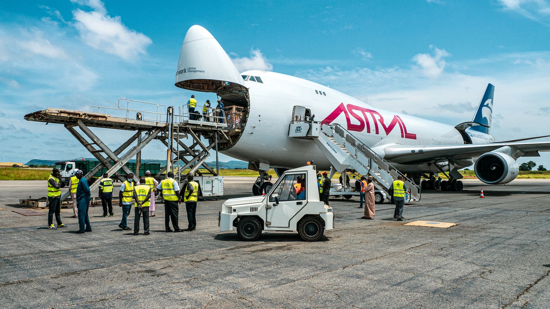 The Boeing 747‑400F's Incredible Cargo Hold