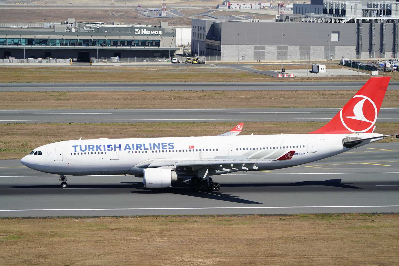 Turkish Airlines Airbus A330-223 (961) landing to Istanbul International Airport.