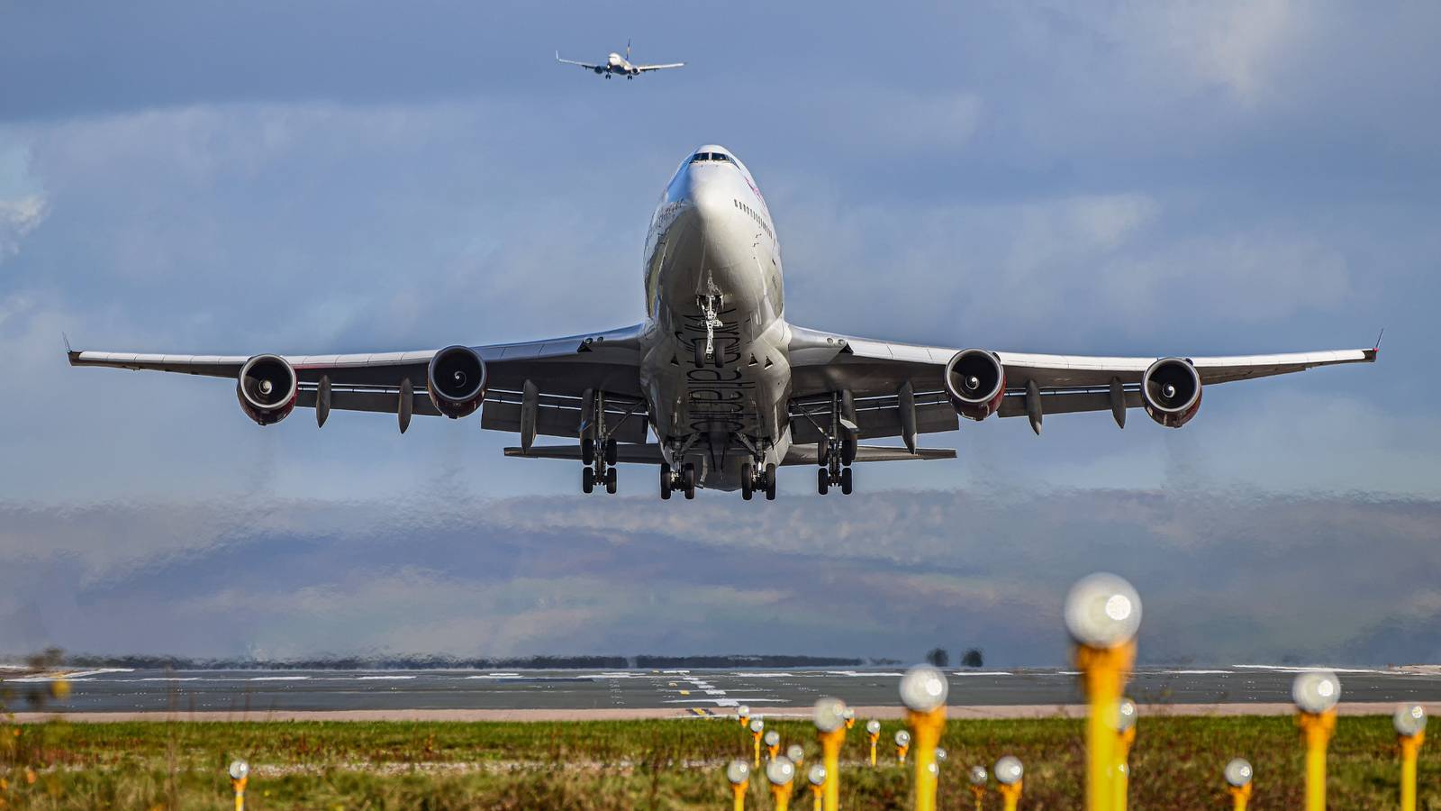 How Much Does A Boeing 747-400 Cost In 2026?