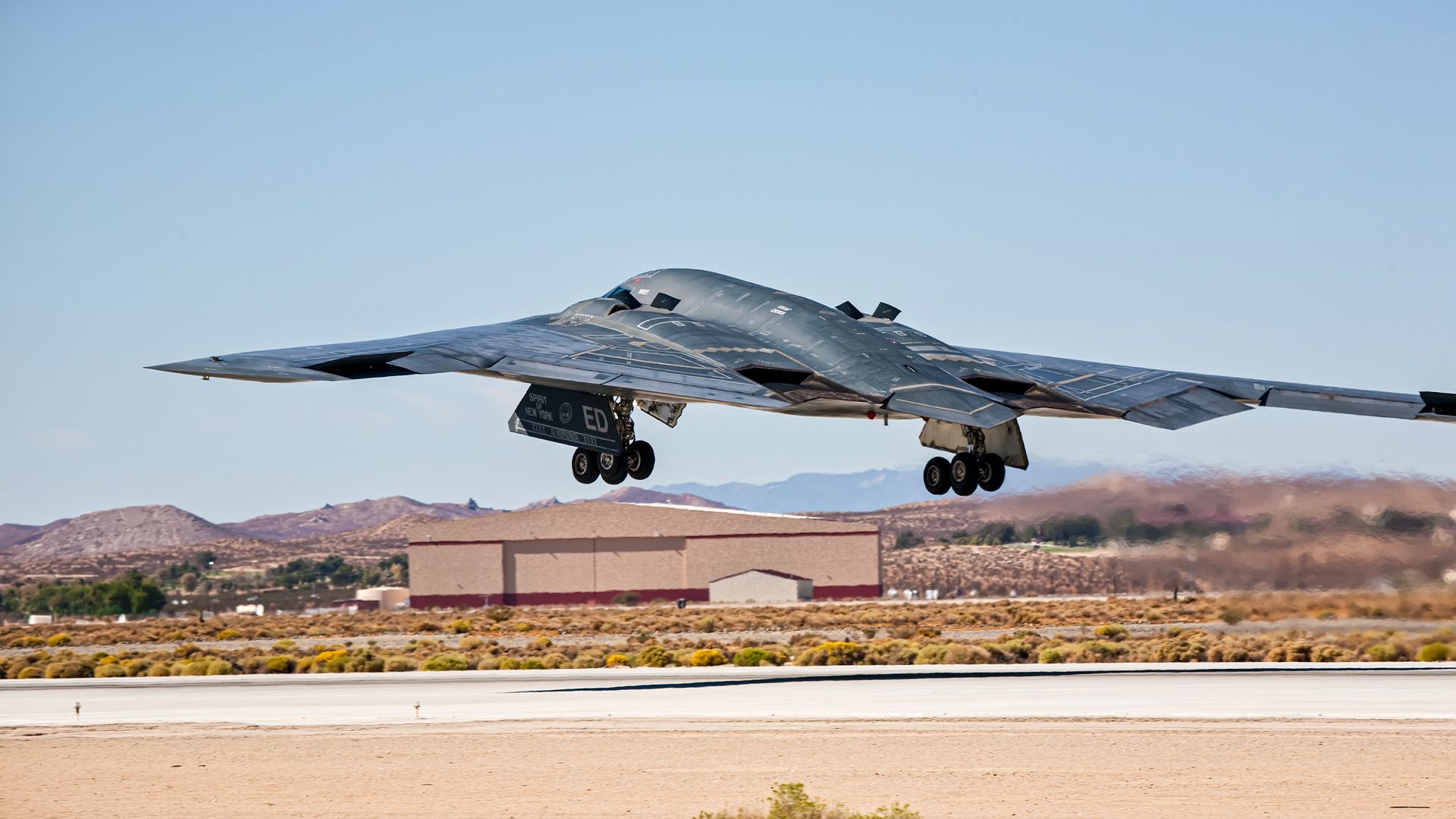 Why Doesn’t The B-2 Spirit Bomber Have A Tail?