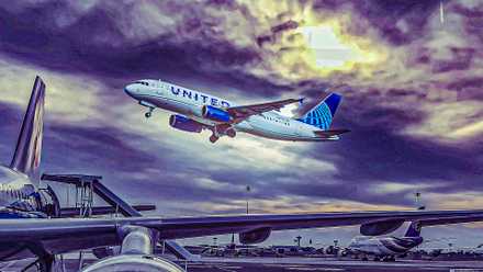005 - United Airlines Airbus A321 - RobinGuess _ Shutterstock (1)