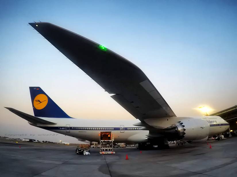Boeing 747-8 Wing and Winglet