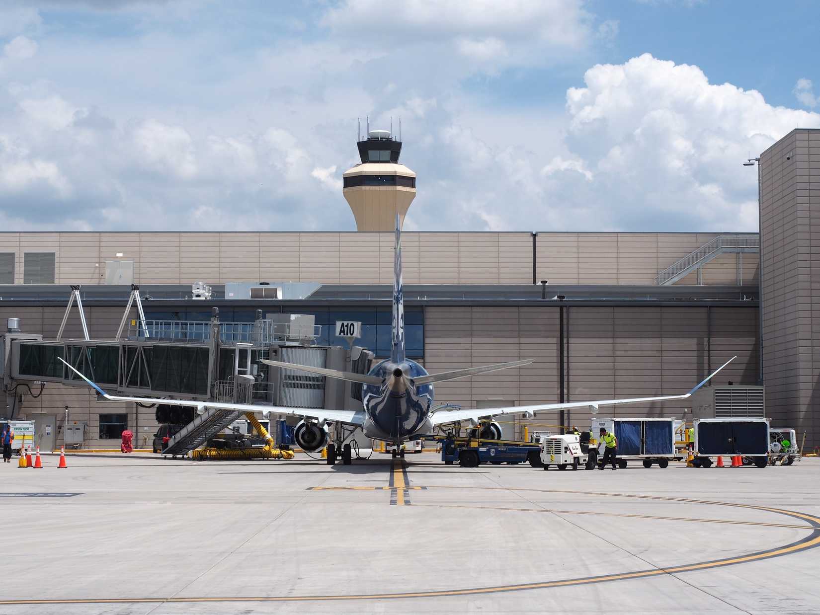 Alaska Airlines Embraer E175 at the gate at Kansas City International Airport