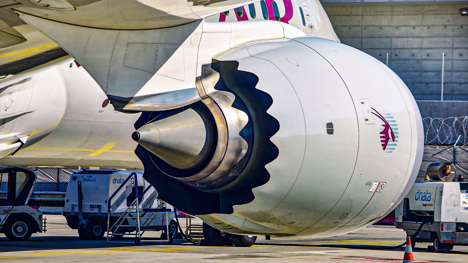 Here’s How Much Different The Boeing 747-8’s Engines Are Compared To The 787