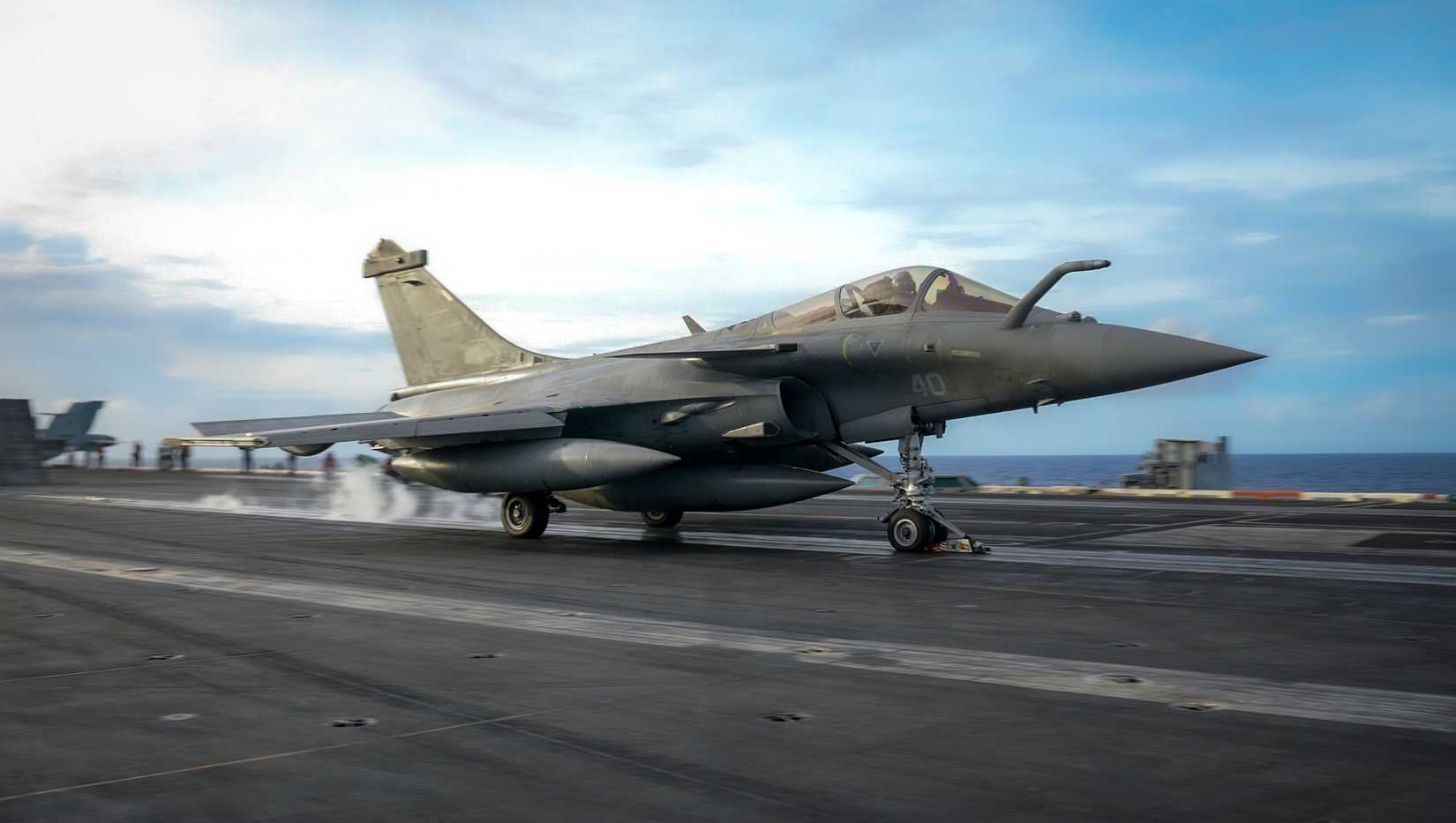 A Rafale Marine (F4) fighter jet, assigned to the aircraft carrier FS Charles De Gaulle (R 91).