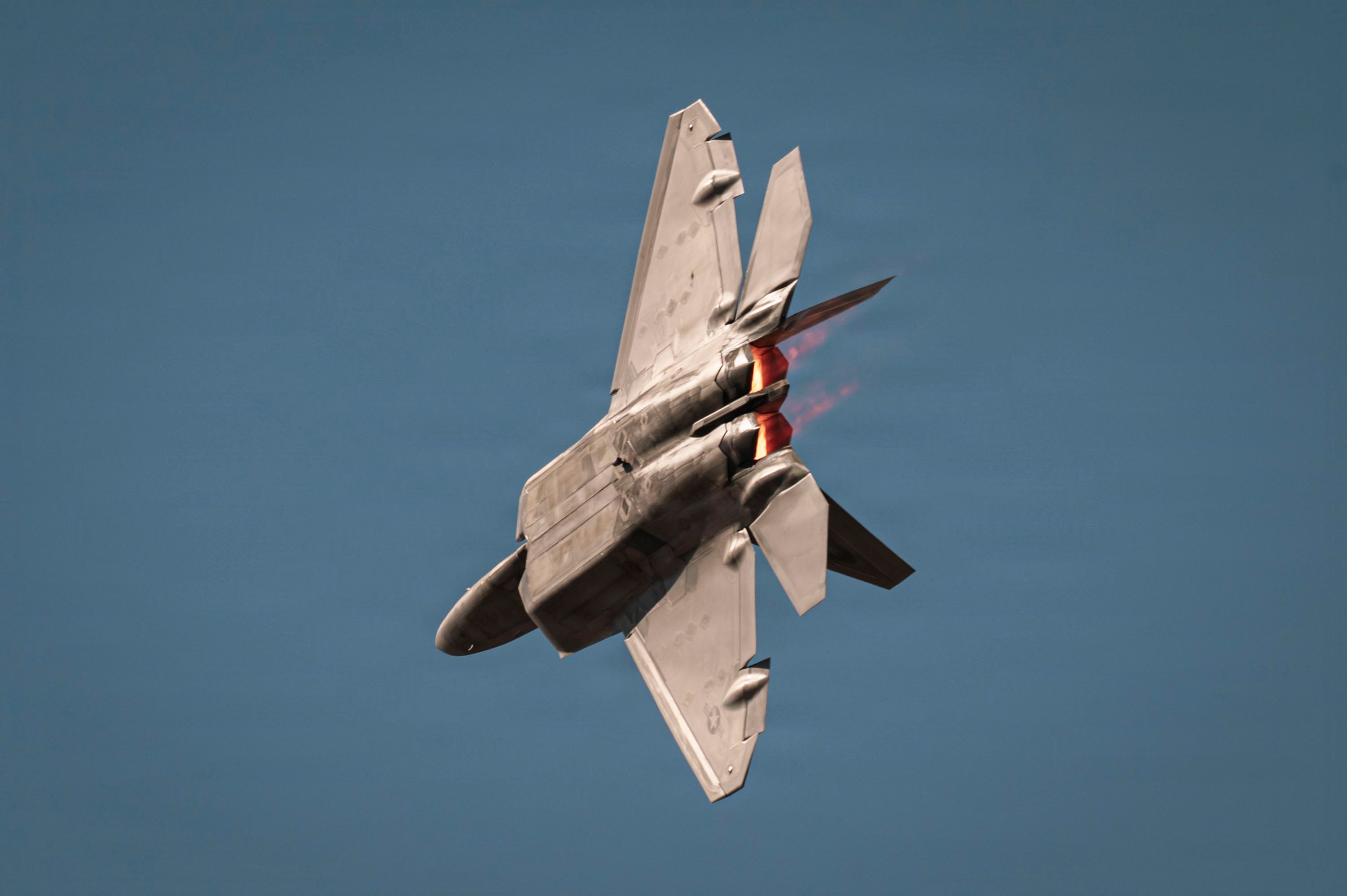 5 Critical Performance Metrics That Distinguish The F-22 Raptor