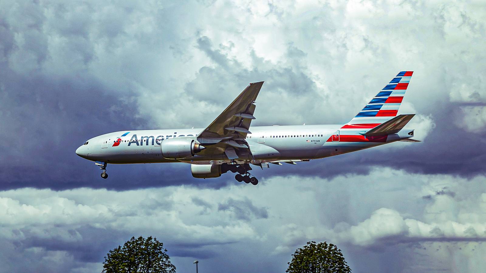 American Airlines’ London Catering Nightmare Reportedly Caused By Mice Infestation