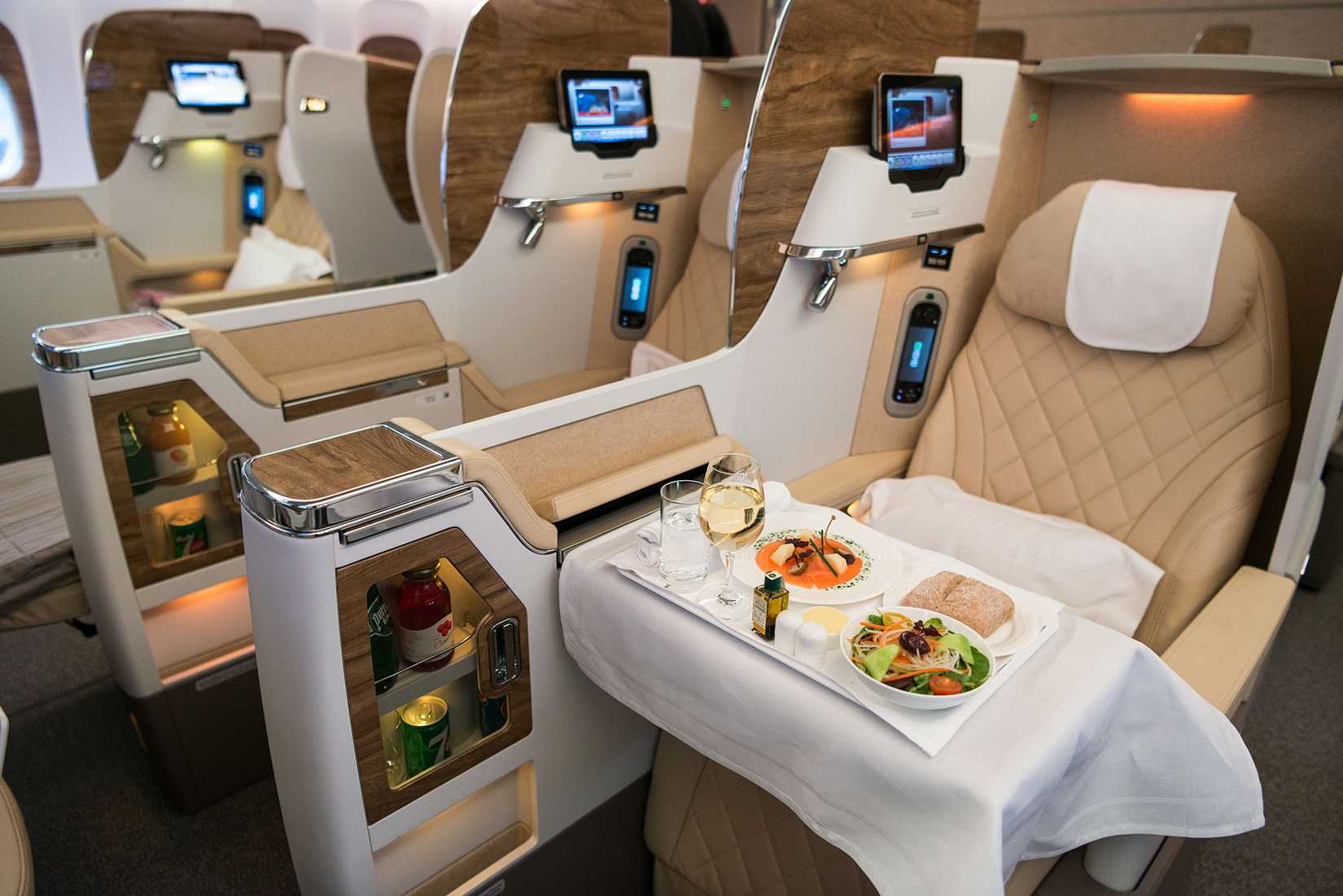 Business Class Table 6 Airlines With The World's Most Superior Business Class Dining In 2026
