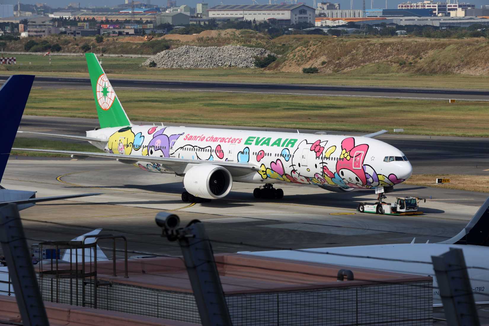 EVA Air Boeing 777-300ER Taipei Taoyuan Int'l Airport