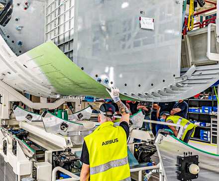 Airbus A321XLR Fuel Tank Visible from Outside - image 4