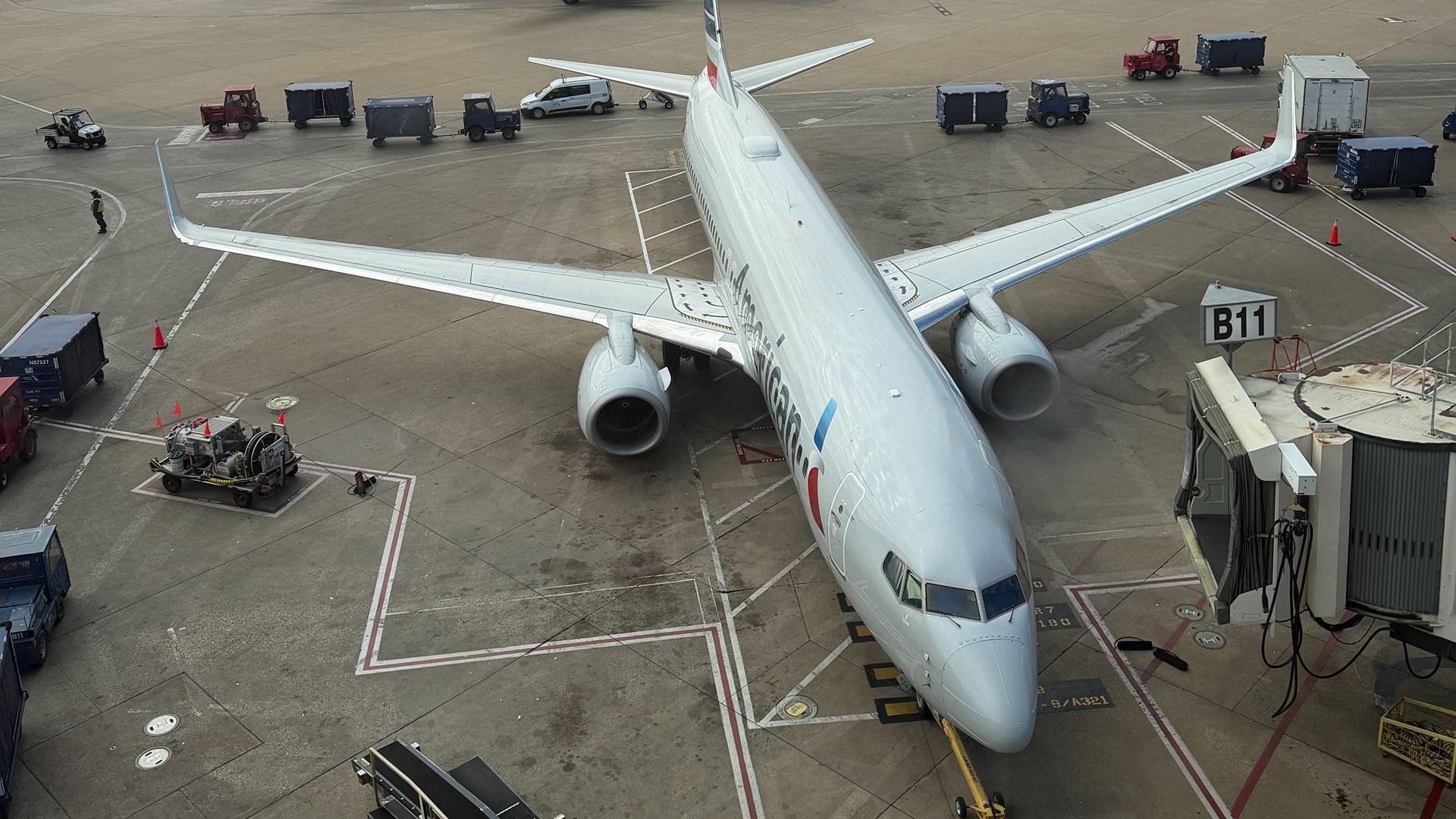 American Airlines Boeing 737 at gate