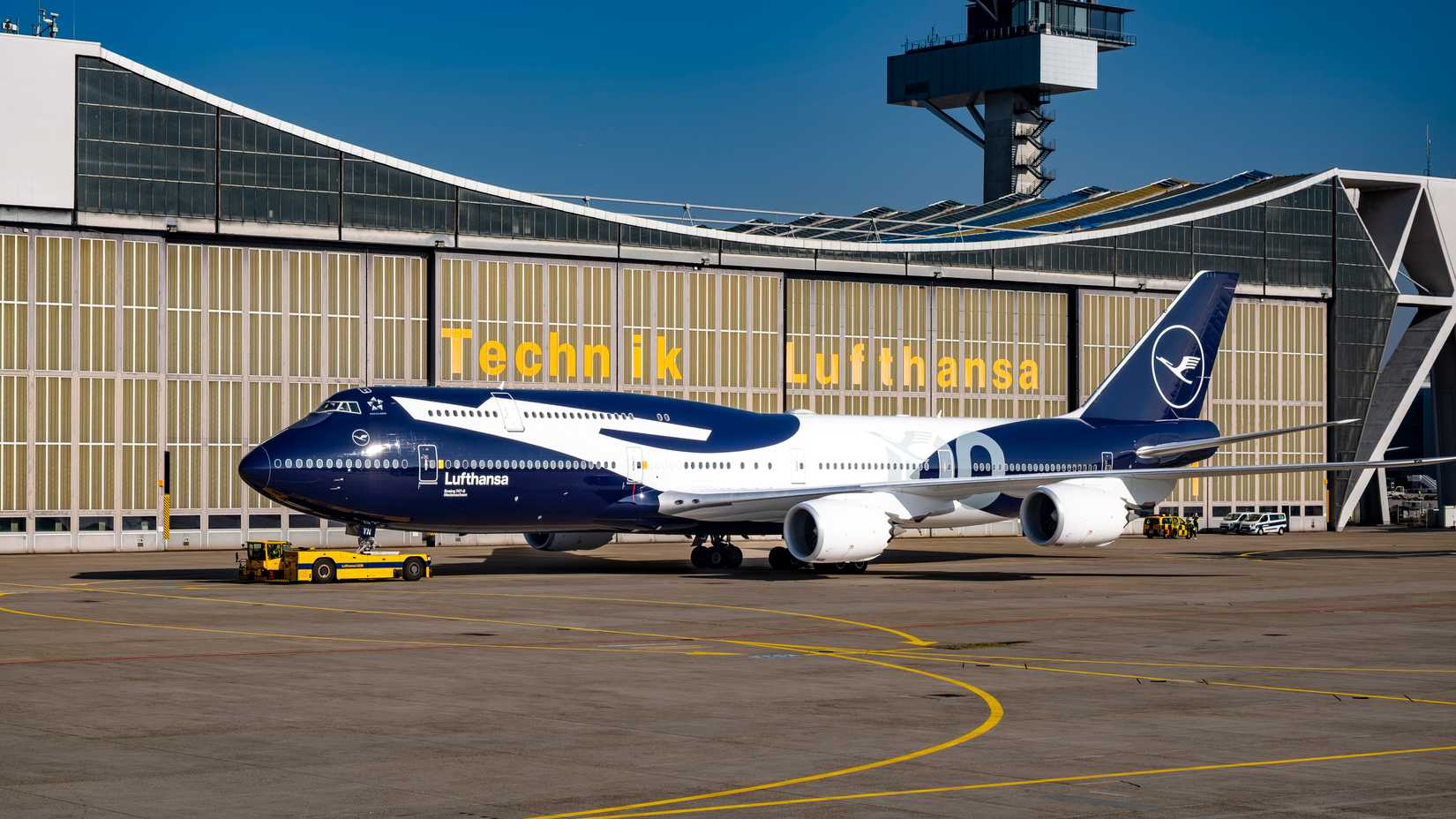 Lufthansa Boeing 747-8 in 100 year livery arriving in Frankfurt home base.