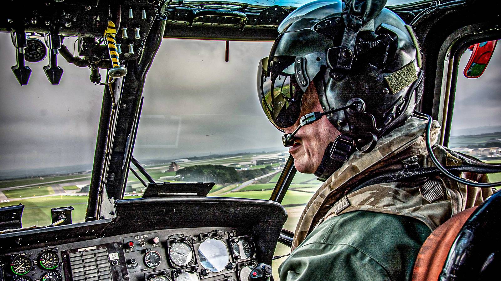 A Look At The Salaries Of Royal Navy Pilots In 2026