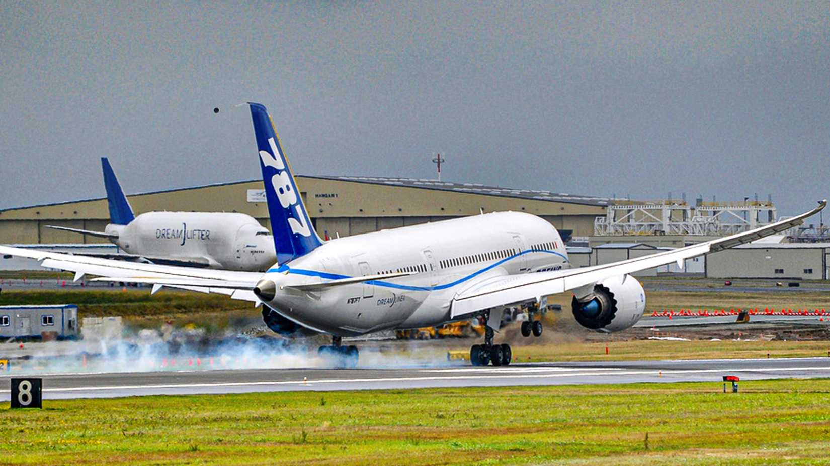 A Look At The Boeing 787