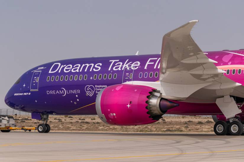 Boeing 787-9 with Boeing Livery taxiing