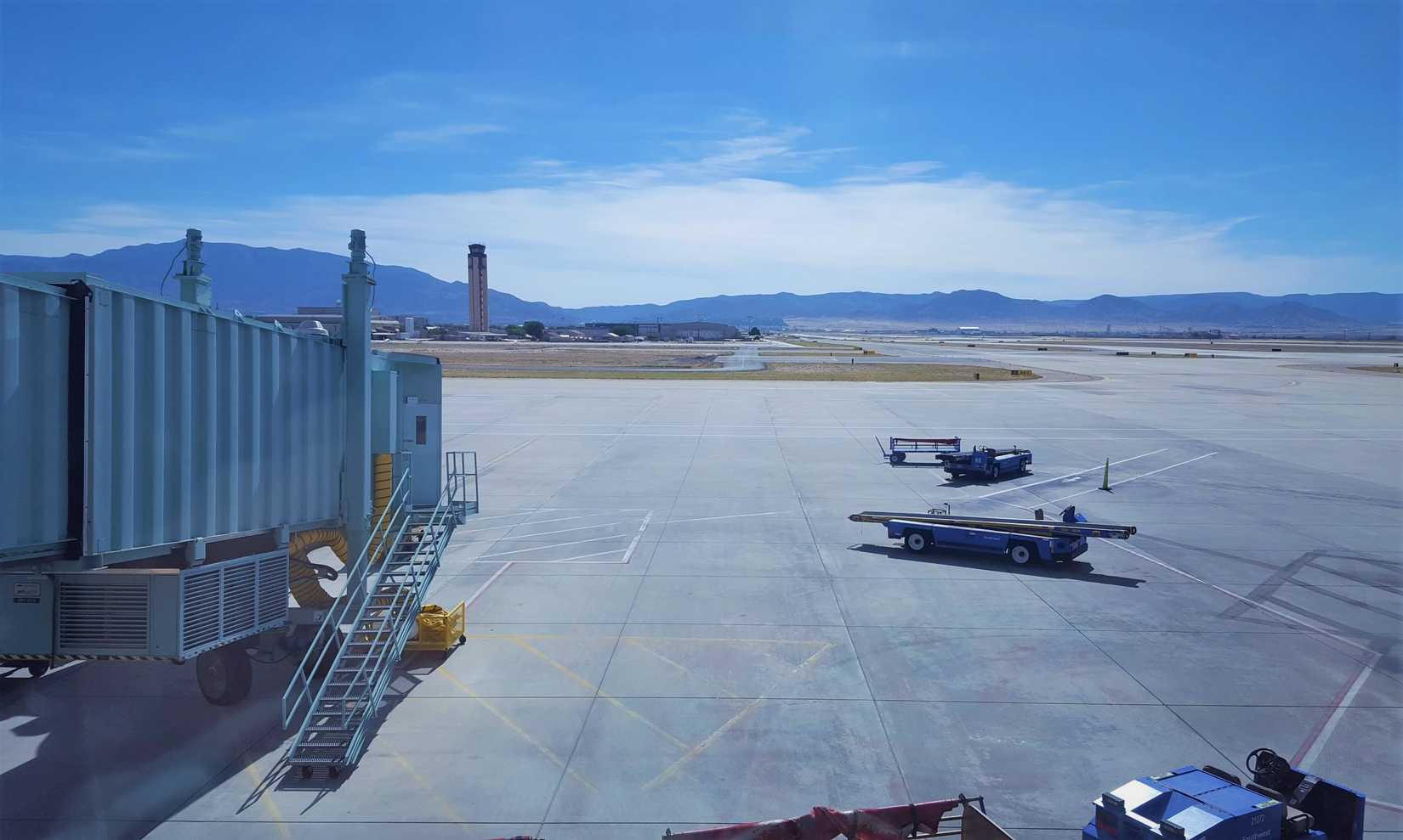 Albuquerque Airport's longest runway