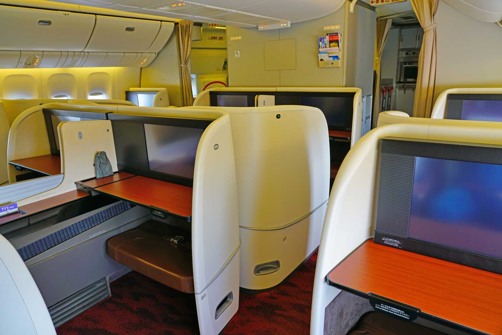 Japan Airlines First Class 777