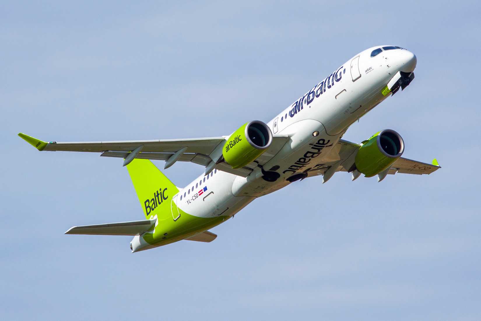 airBaltic A220 taking off