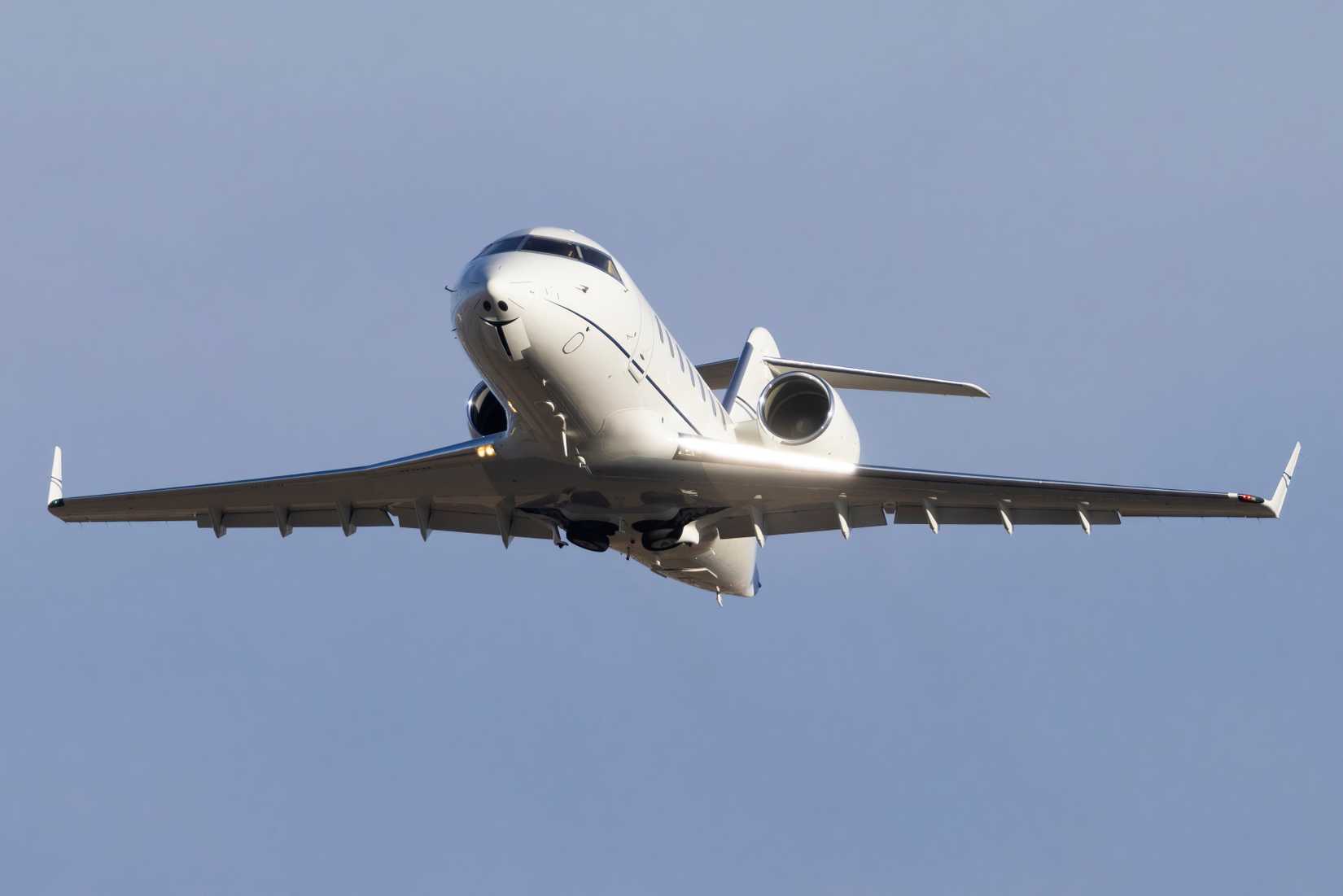 Bombardier Challenger 605 Taking Off
