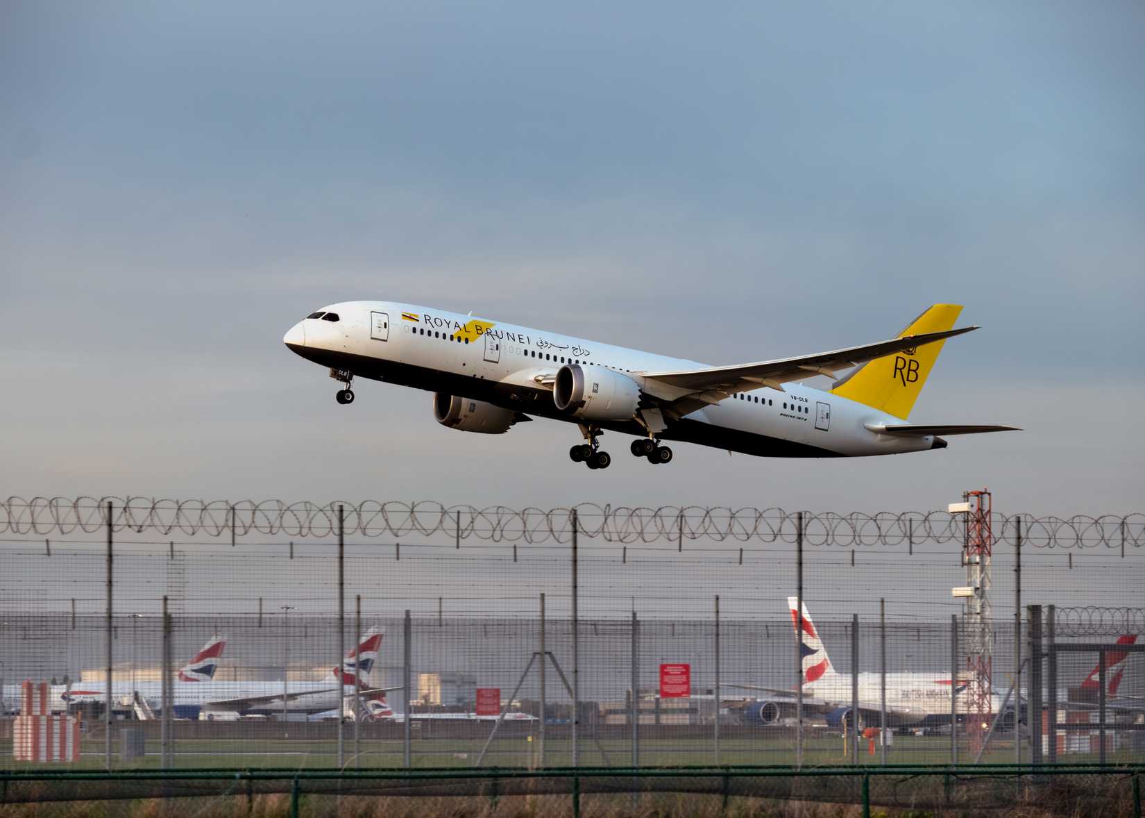 Royal Brunei 787 Takeoff