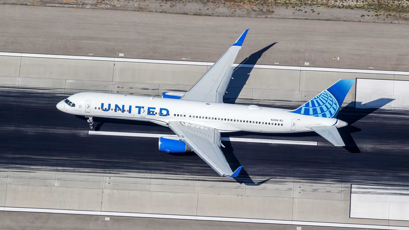 United Airlines landing on runway
