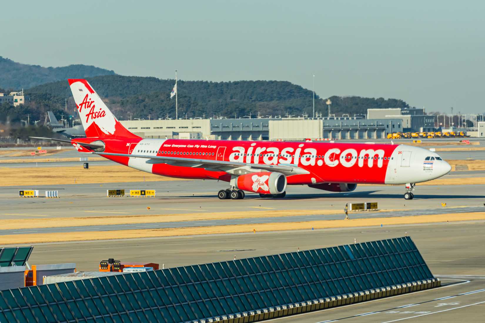 AirAsia X A330 Taxiing In Seoul