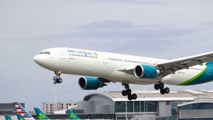 Aer Lingus A330 Landing Closeup
