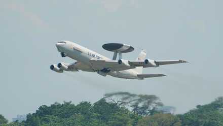 boeing e-3 sentry awacs flying