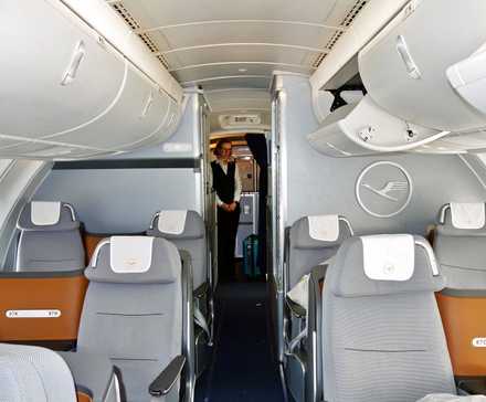 Lufthansa Boeing 747-8 upper deck