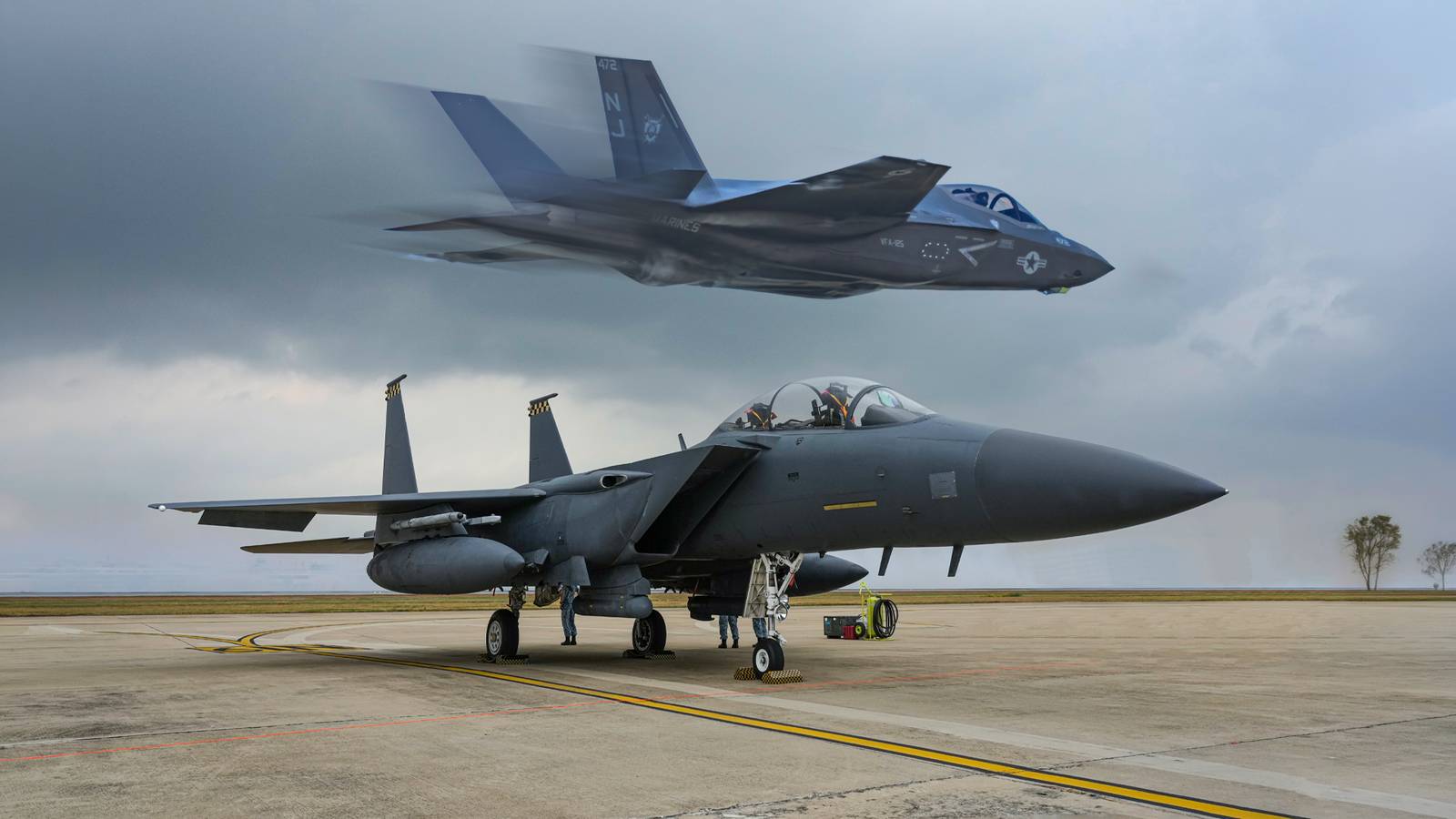 Pilots Highlight Key Differences Between F-15 Eagle and F-35 Lightning II