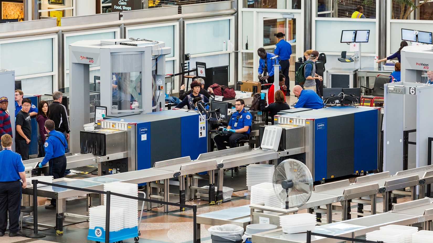 TSA airport security busy at work