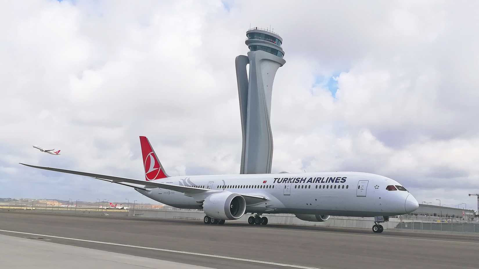 Turkish Airlines Boeing 787 Dreamliner Taxiing