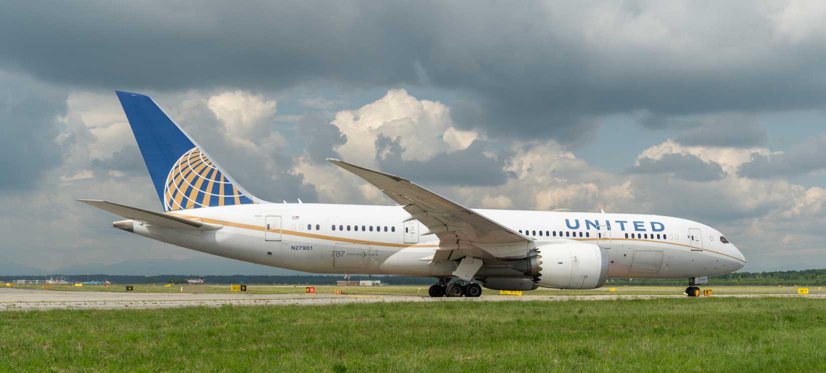 United Airlines Boeing 787 Dreamliner aircraft is taxiing at MXP Milano Malpensa international airport