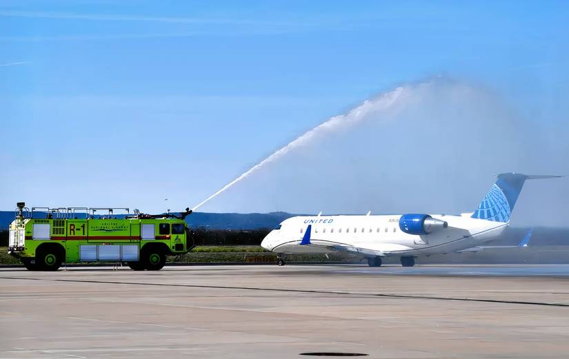United Express CRJ200 water salute