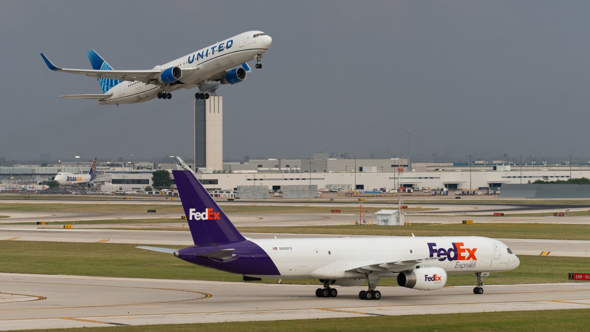 10% Flight Cuts: Why The FAA Is Stopping American & United ‘Overstretching’ Chicago O’Hare