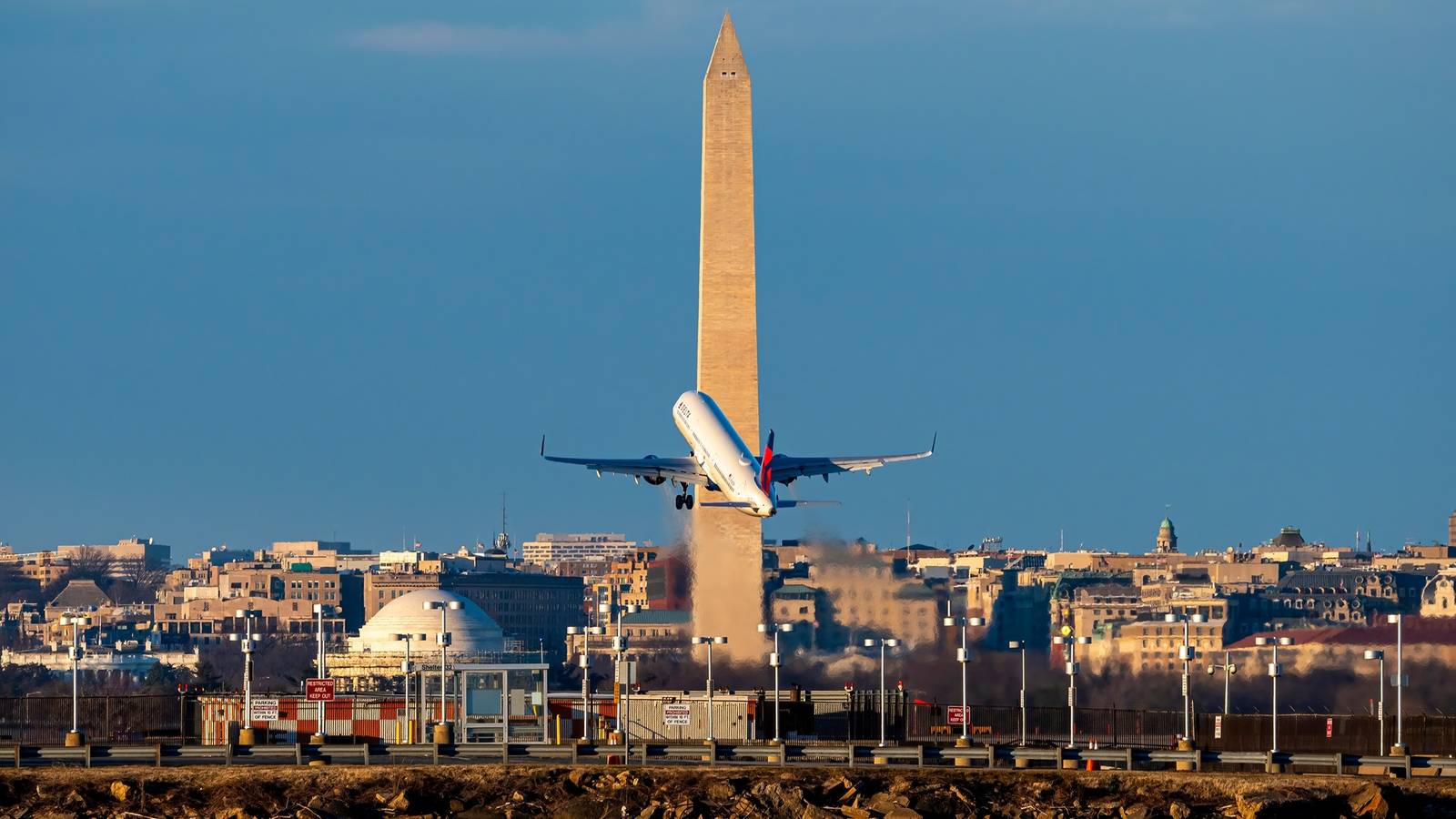 Flight Delays: Overheating Circuit Board Causes “Strong Chemical Smell ...
