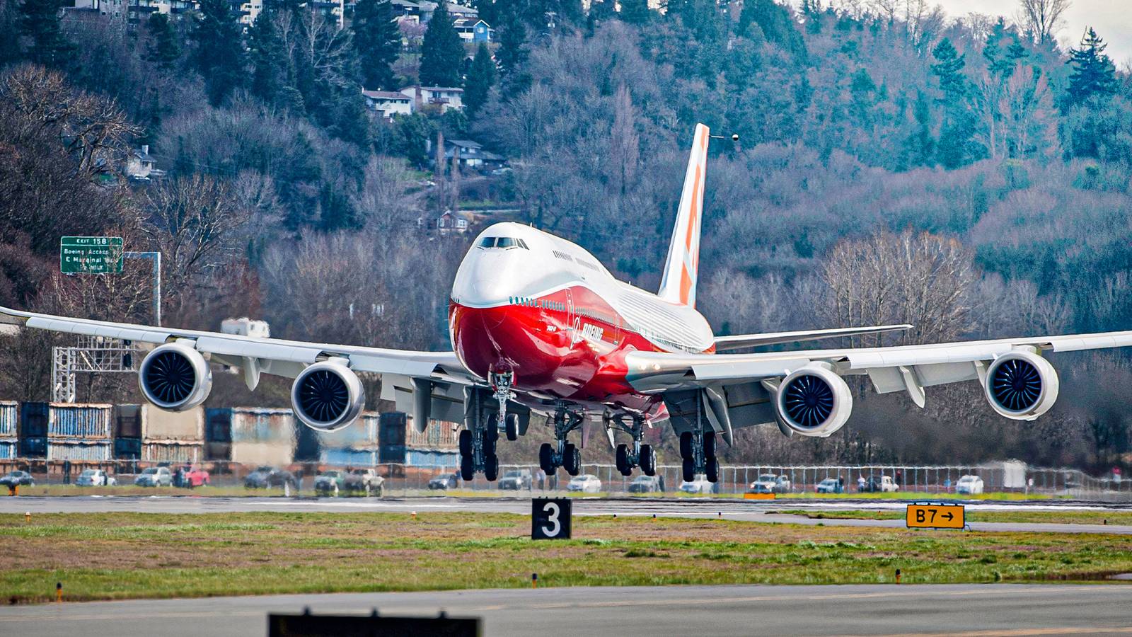 Boeing 747-8: Sem Winglets, Mas com 16% Mais Eficiência? O Segredo Revelado!