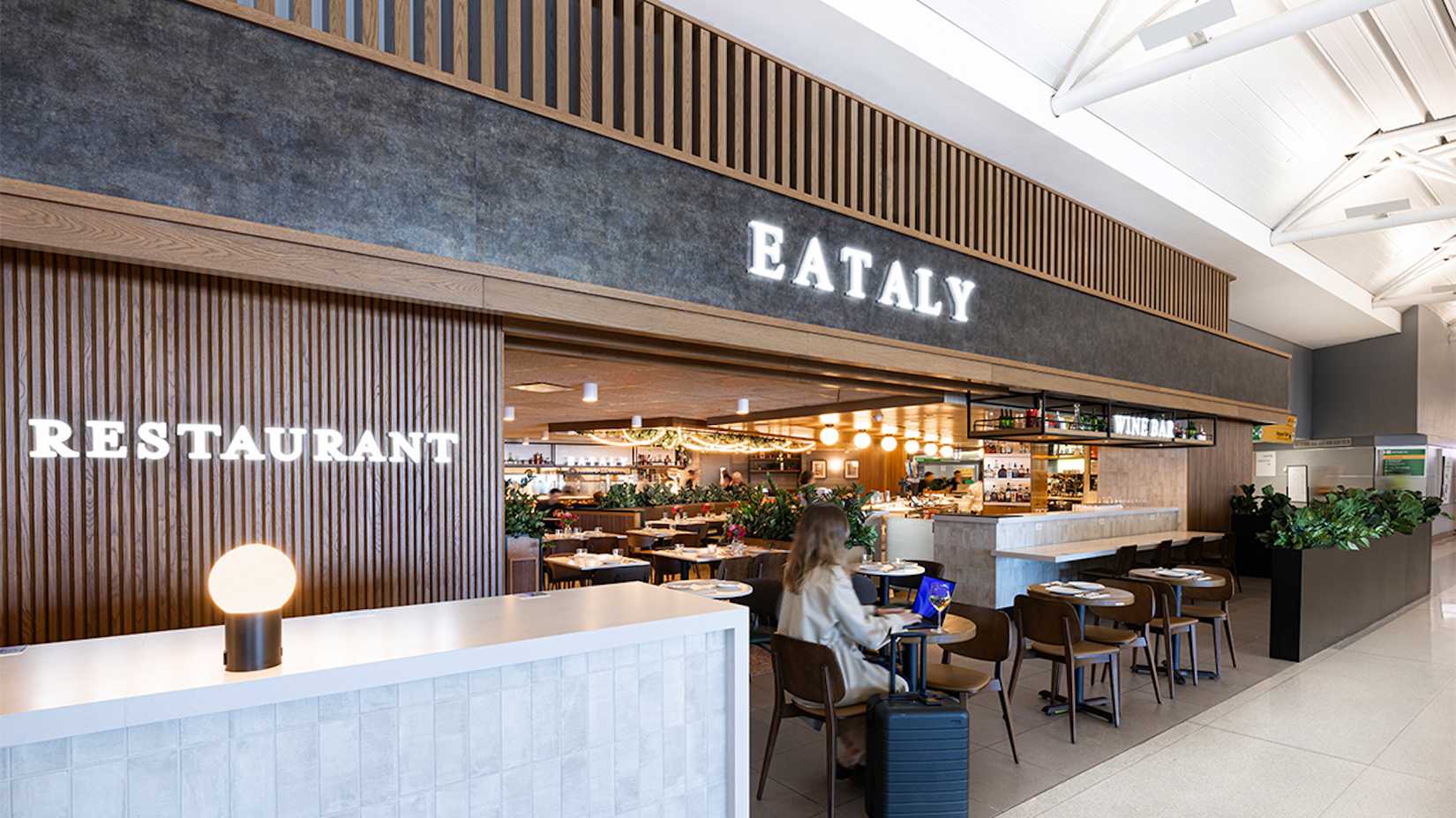 American Airlines JFK Eataly