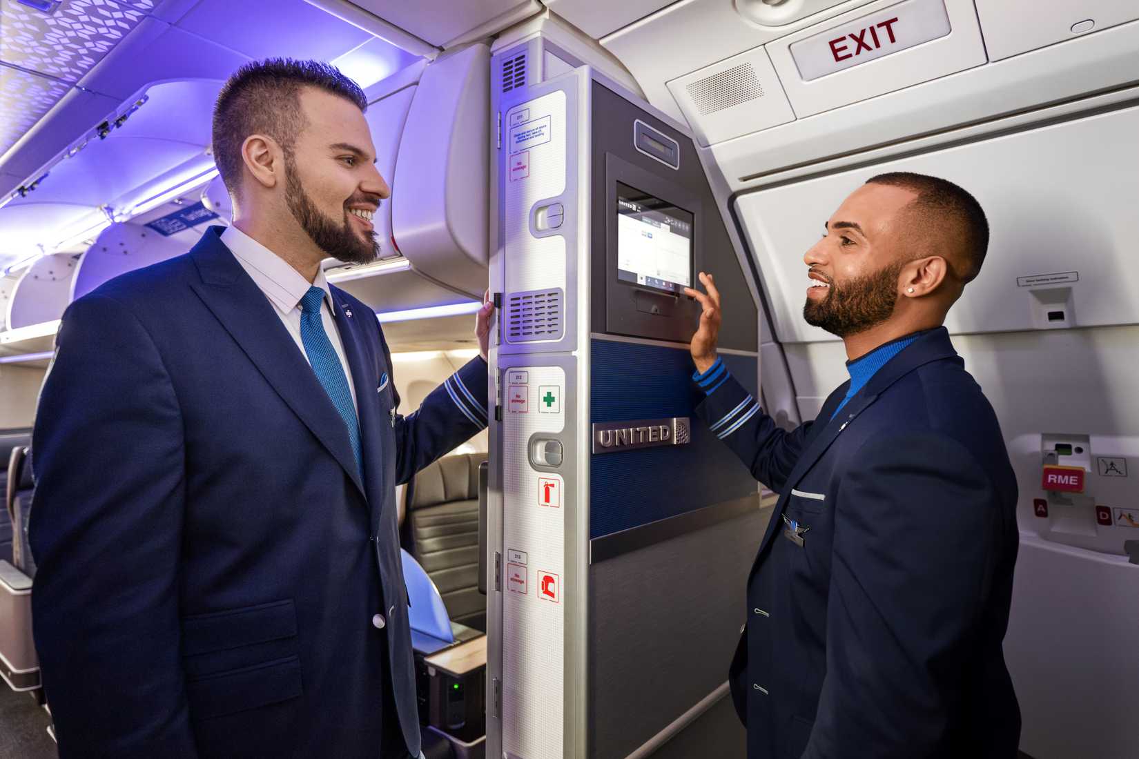 I’m A Flight Attendant: This Is What Happens During A 12-Hour Long-Haul ...