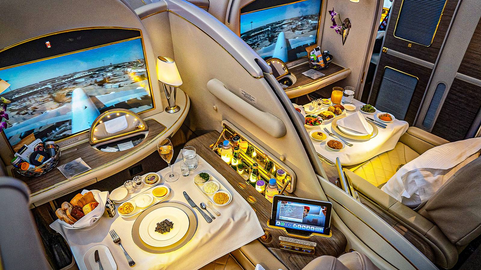 Here's What Cabin Crew Notice About Passengers Flying Business Class For The 1st Time